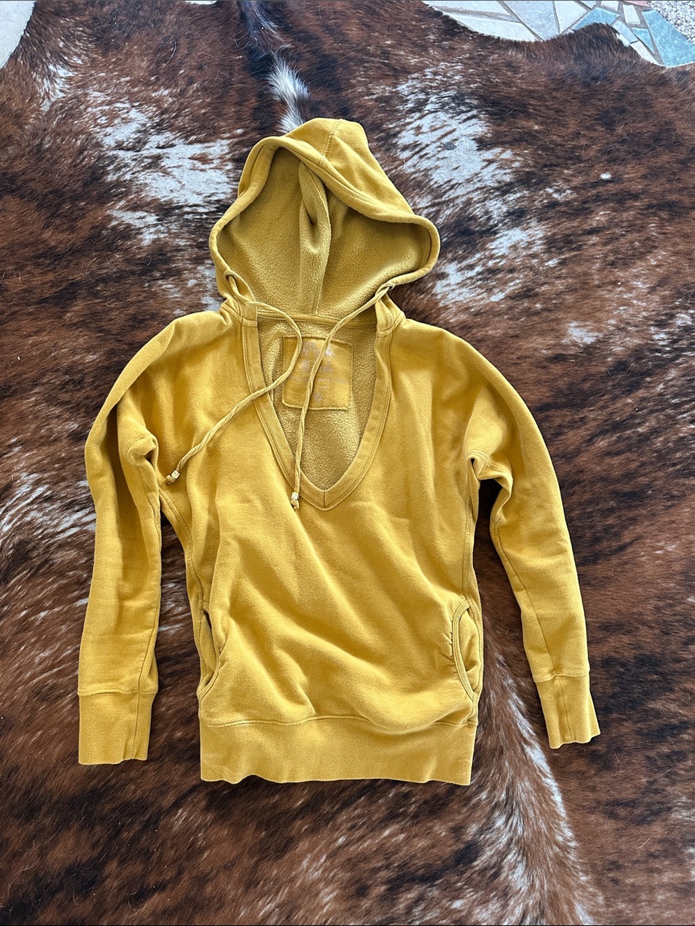 Small mustard sweatshirt